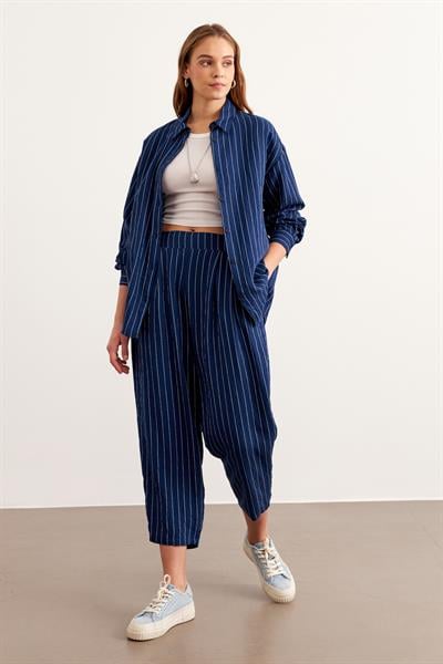 Önü Düğmeli Çizgili Oversize Gömlek LACİVERT