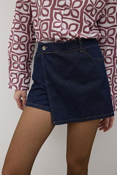 Önü Düğmeli Fermuarlı Kot Şort RİNS YIKAMA