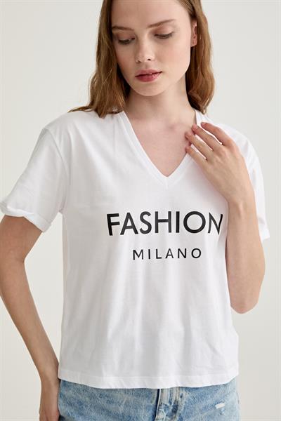 V Yaka Kol Katlama Detaylı Tshirt BEYAZ