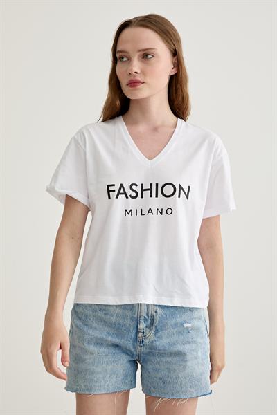 V Yaka Kol Katlama Detaylı Tshirt BEYAZ