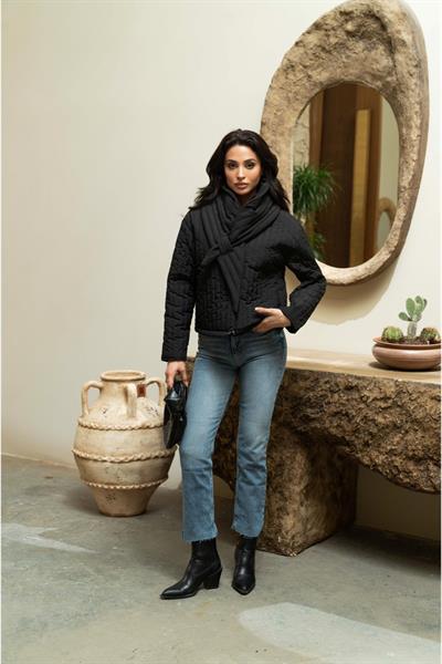 W Desenli Kapitone Mont SİYAH