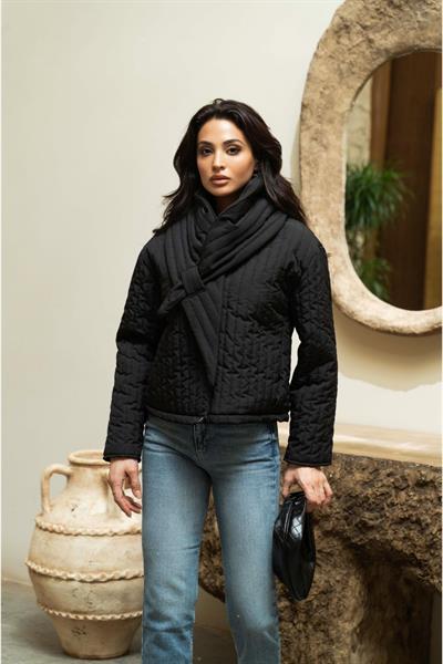 W Desenli Kapitone Mont SİYAH