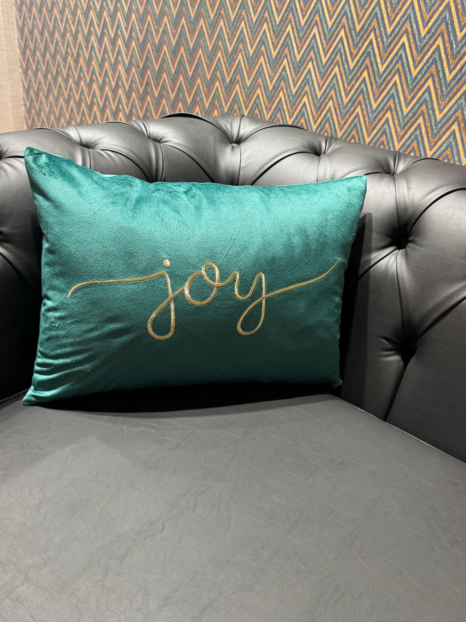 Joy İşlemeli Kırlent Kılıfı Yeşil