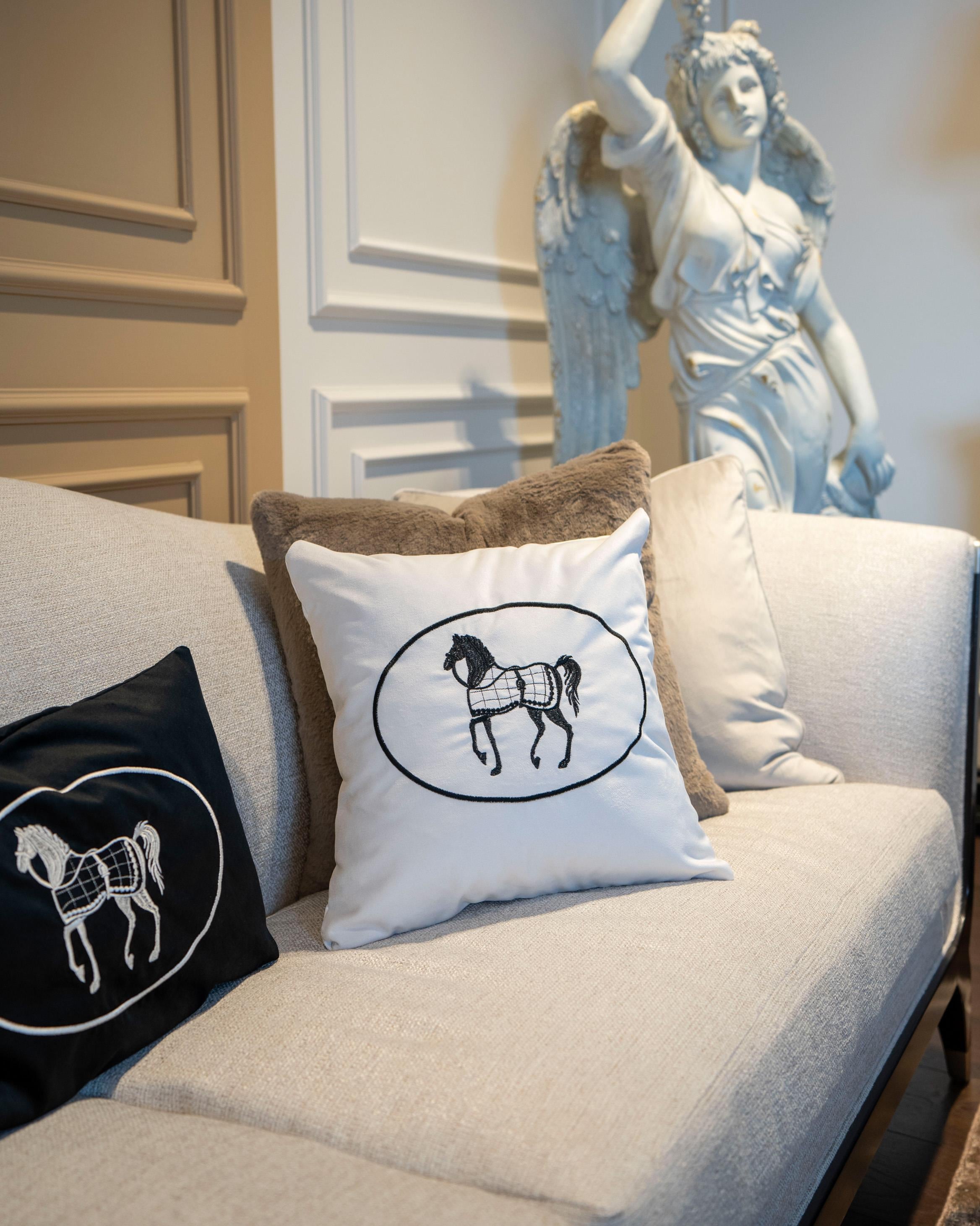 Refcrea Nakışlı Kırlent Kılıfı Fendi Model Ekru    