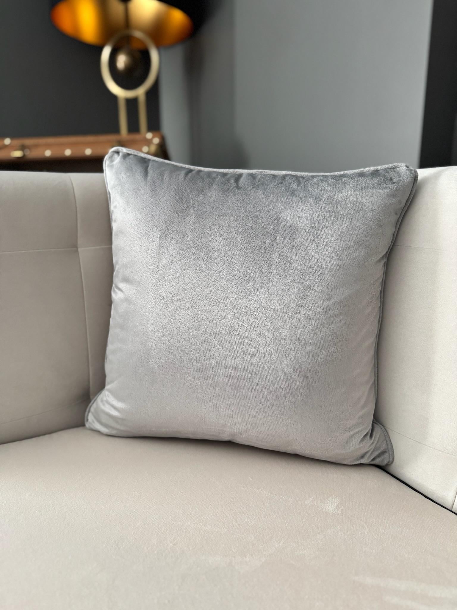 Velvet Biyeli Kırlent Kılıfı Gümüş Gri