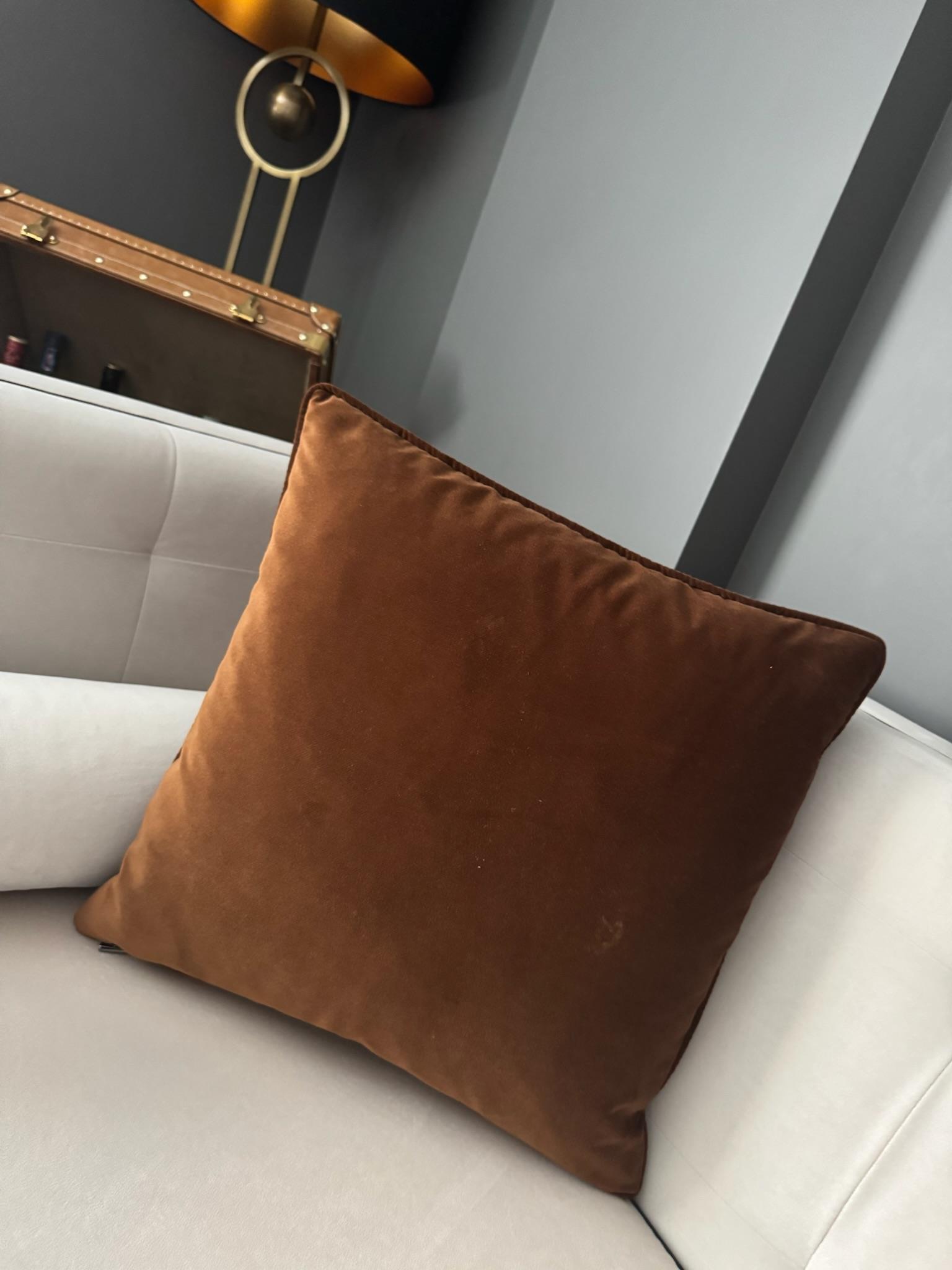 Velvet Biyeli Kırlent Kılıfı Tarçın