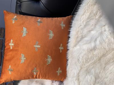 Arı Nakışlı Kırlent Kılıfı Kiremit-Gold