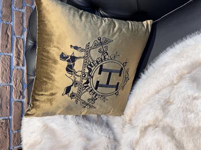 H Araba Nakışlı Kırlent Kılıfı
