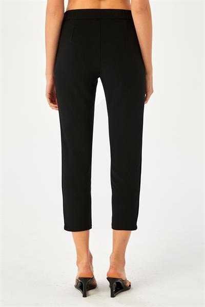 Beli Lastikli ve Düğmeli Pantolon 024-3500