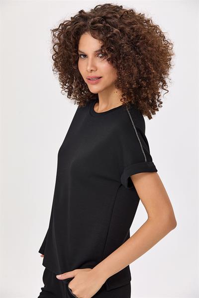 Bisiklet Yaka Taş Şerit Detaylı S-Shirt 025-2111