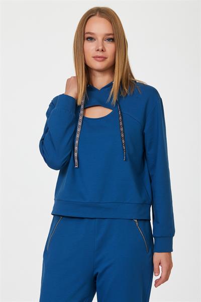 Göğsü Cut Out Detaylı Kapşonlu S-Shirt 223-2108