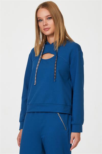 Göğsü Cut Out Detaylı Kapşonlu S-Shirt 223-2108