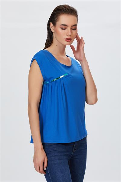 Kayık Yaka Şerit Aksesuarlı Bluz 022-1050