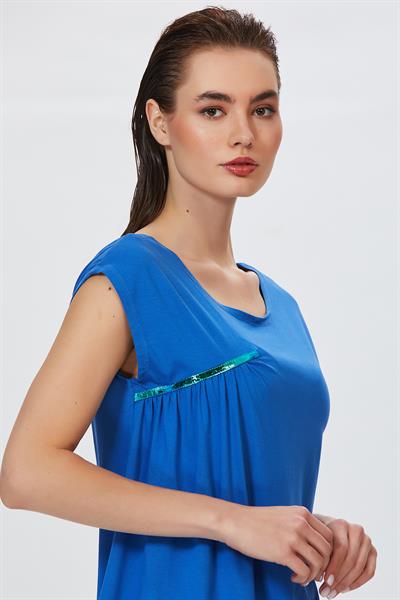 Kayık Yaka Şerit Aksesuarlı Bluz 022-1050