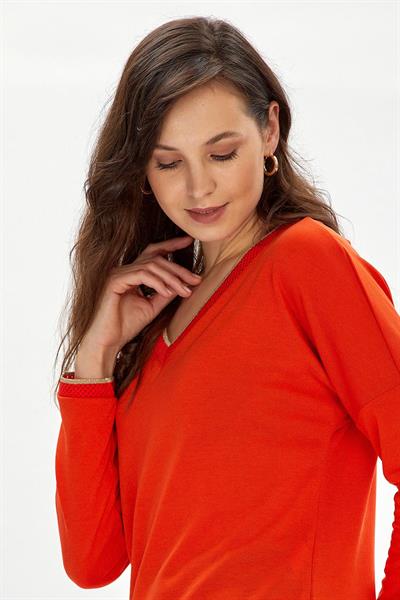 Kolları ve Yakası Sim Şeritli Uzun Kol  Bluz 234-1005