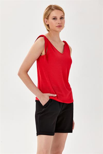 Omuzları Fiyonklu Kolsuz Bluz 024-1008