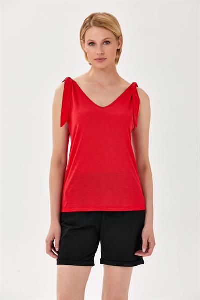 Omuzları Fiyonklu Kolsuz Bluz 024-1008