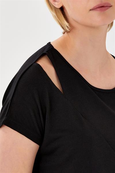 Omuzları Yırtmaçlı Kısa Kol Bluz 024-1063