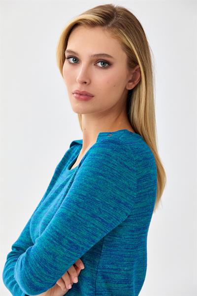 Omuzu Kuşgözü Detaylı Uzun Kol Triko Bluz 256-1702