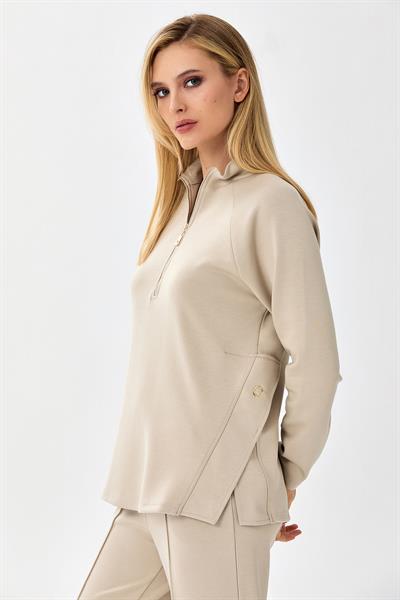 Yakası Fermuarlı Yanı Çıtçıt Detaylı S-Shirt 256-2100