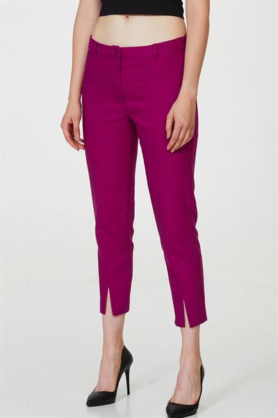 Paçaları Yırtmaçlı Pantolon 223-3502