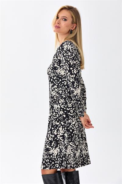 V Yaka Önü Çıtçıtlı Elbise 256-2502