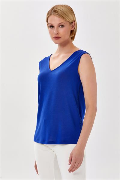 V Yaka Yanı Şerit Detaylı Kolsuz Bluz 024-1026