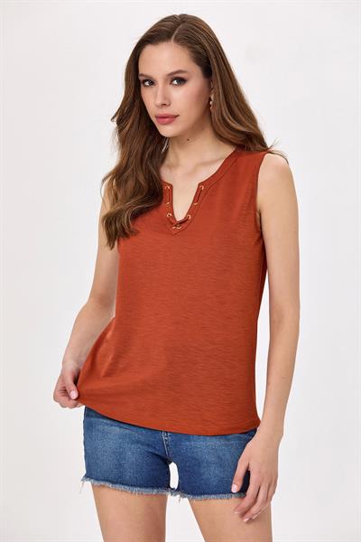 Yakası Kuşgözü ve Biye Detaylı Bluz 025-1019