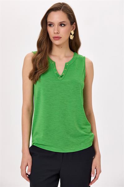 Yakası Kuşgözü ve Biye Detaylı Bluz 025-1019