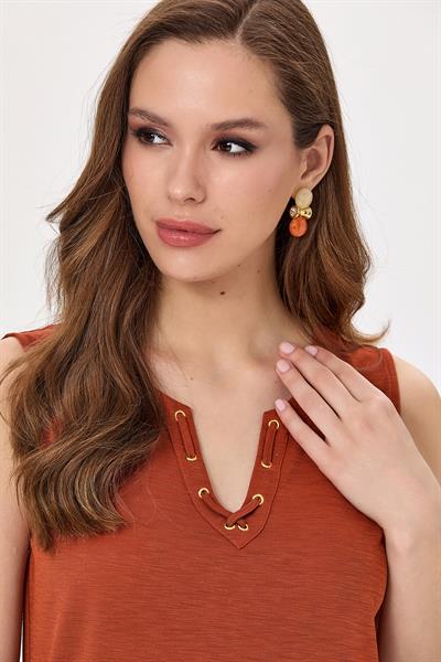 Yakası Kuşgözü ve Biye Detaylı Bluz 025-1019