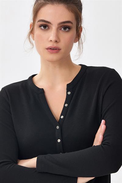 Yakası Patlı Çıtçıt Detaylı Bluz 256-1012