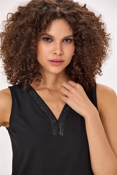 Yakası Sim Şeritli Kolsuz Bluz 025-1041