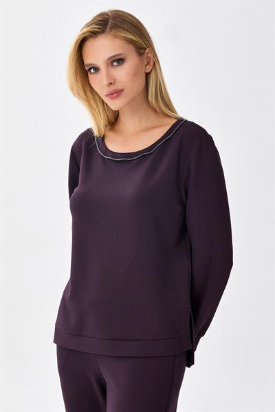Yakası Taş Şeritli Yırtmaç Detaylı S-Shirt 256-2110
