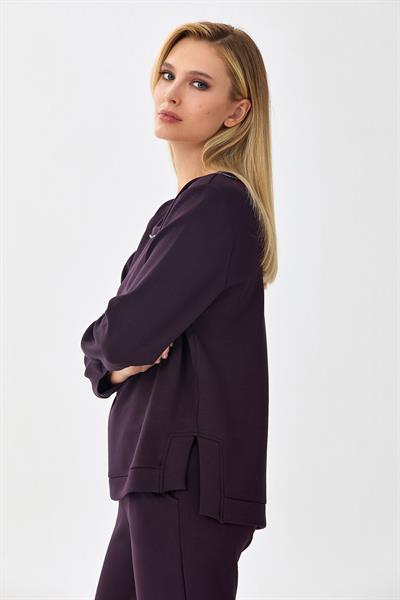 Yakası Taş Şeritli Yırtmaç Detaylı S-Shirt 256-2110