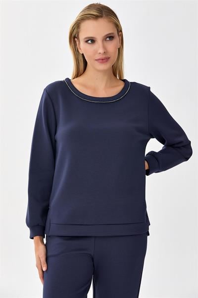Yakası Taş Şeritli Yırtmaç Detaylı S-Shirt 256-2110