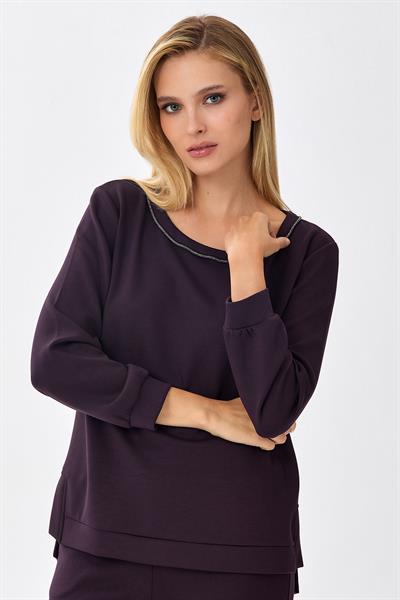 Yakası Taş Şeritli Yırtmaç Detaylı S-Shirt 256-2110