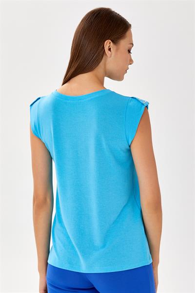 Yuvarlak Yaka Kolları Metal Aksesuarlı  Bluz 024-1034