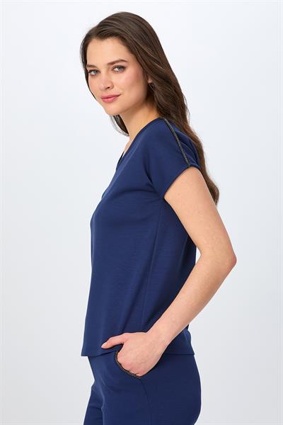 V Yaka Omuzu Şerit Detaylı S-Shirt 026-2104
