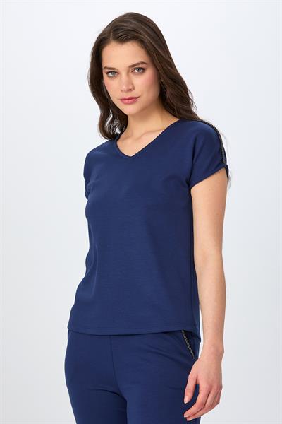 V Yaka Omuzu Şerit Detaylı S-Shirt 026-2104