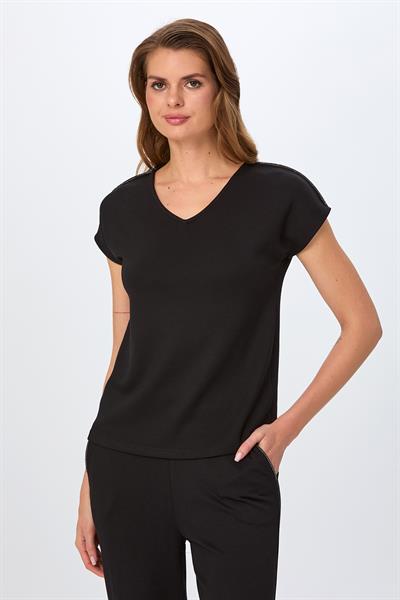 V Yaka Omuzu Şerit Detaylı S-Shirt 026-2104