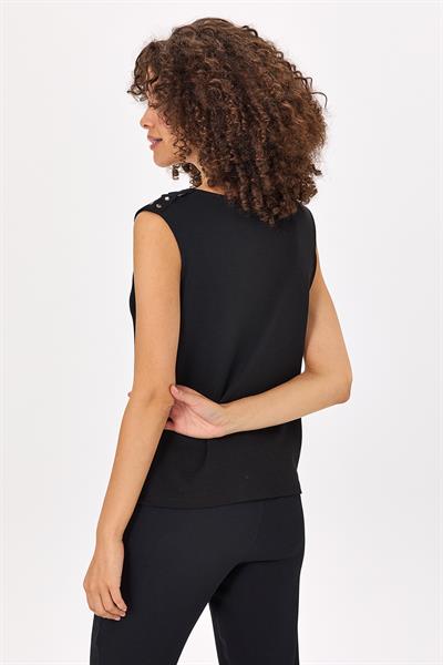 Yuvarlak Yaka Omuzu Toka Detaylı Bluz 025-1006