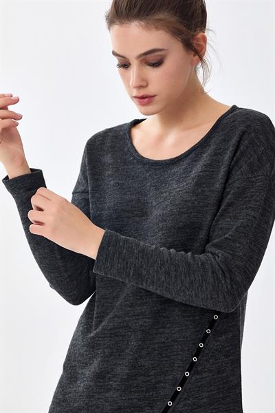 Yuvarlak Yaka Şerit Detaylı Triko Bluz 256-1709