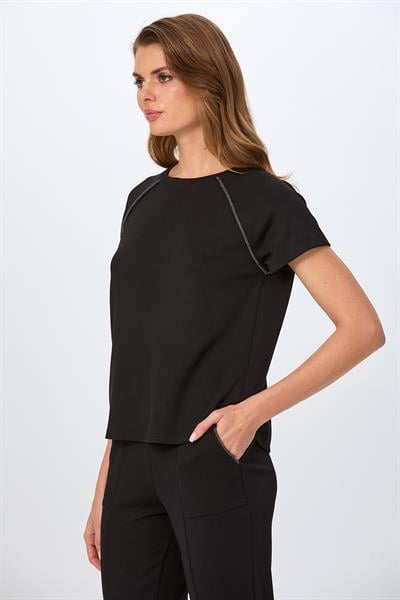 Yuvarlak Yaka Taş Şerit Detaylı S-Shirt 026-2110