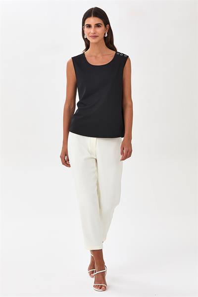 Yuvarlak Yaka Omuzu Çıtçıt Detaylı Bluz 025-1040