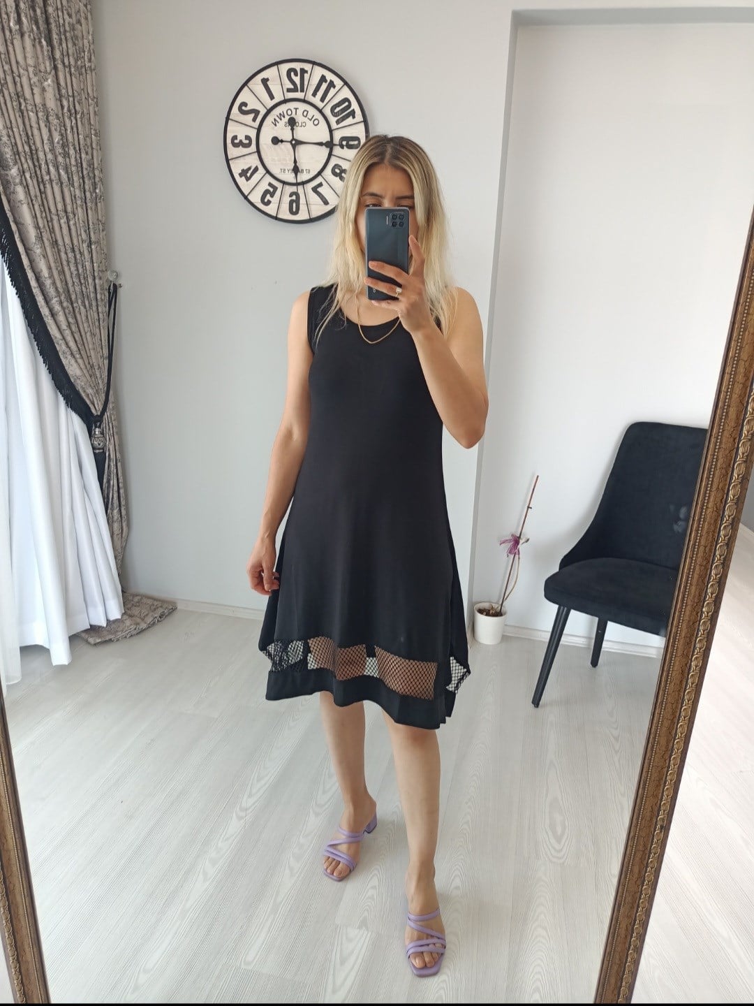 Askılı asimetrik kesim elbise