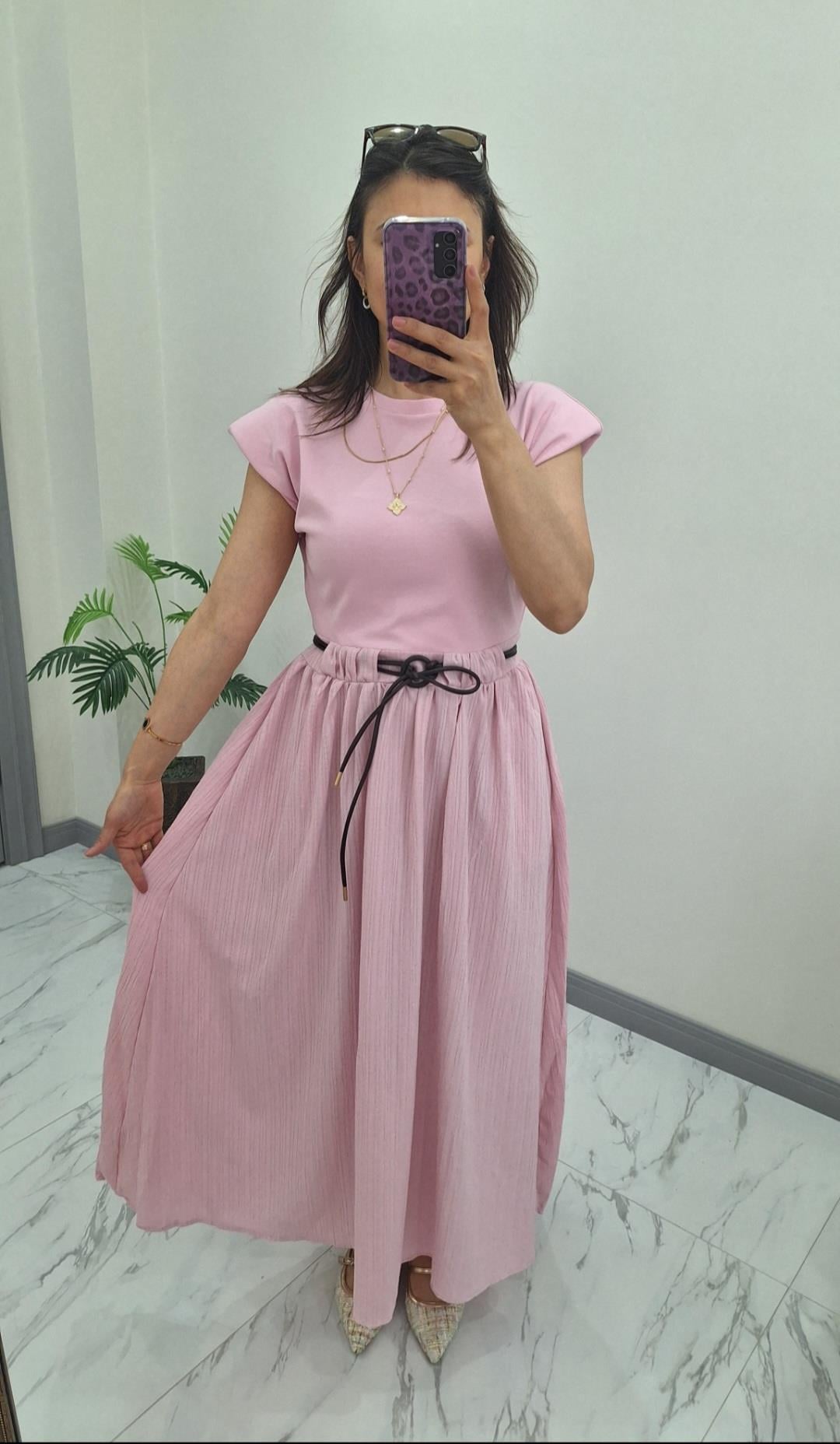 Kemerli elbise pembe