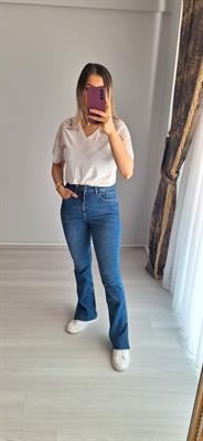 Paça yırtmaçlı jean