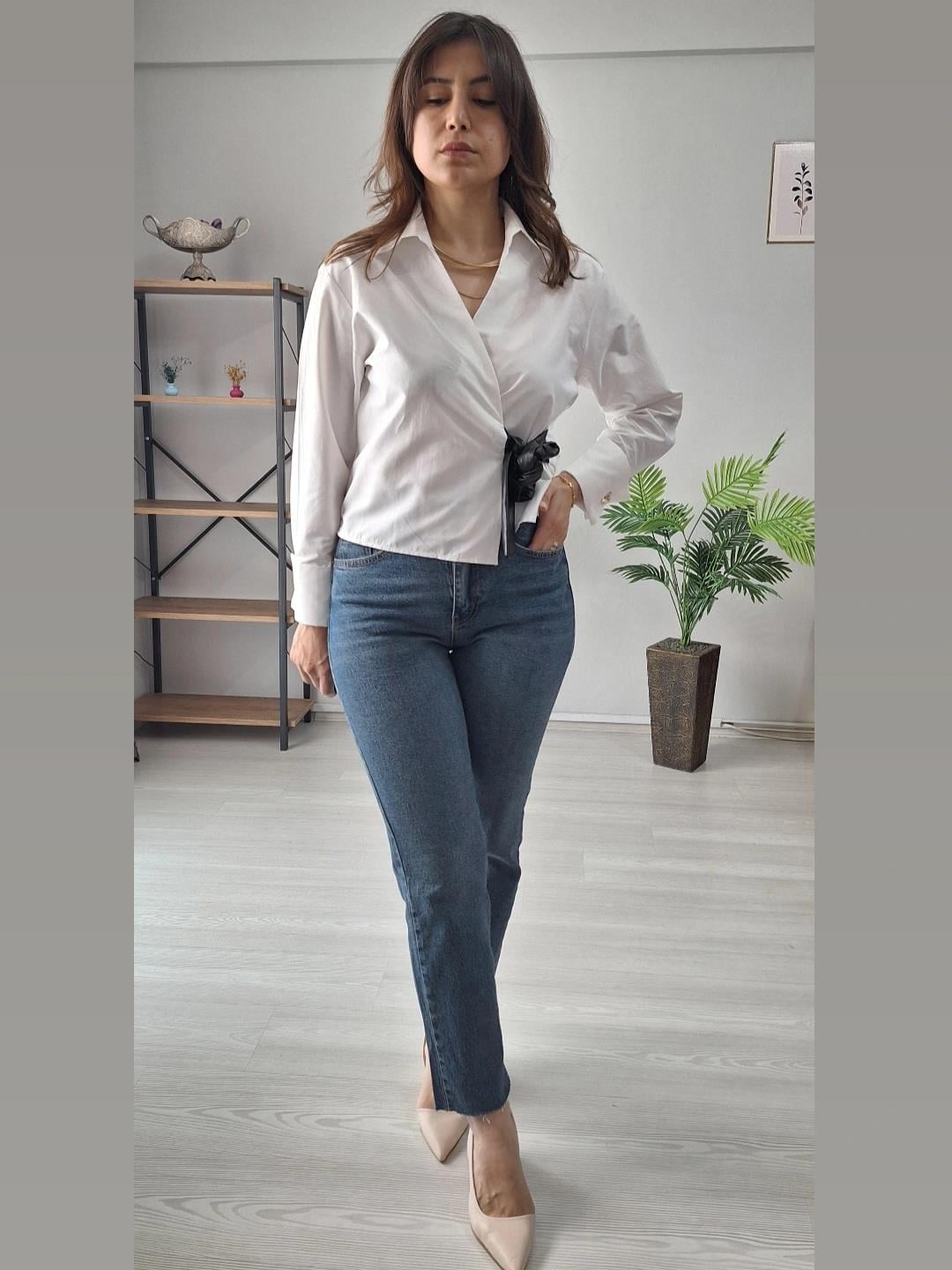 Bağlamalı Beyaz Gömlek 