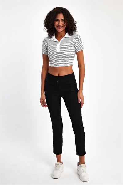 Kadın Çizgili Polo Yaka Crop Bluz Esnek Kumaş Siyah Beyaz Kısa Kollu BluzİHRAÇ PAZARIBluz-Crop