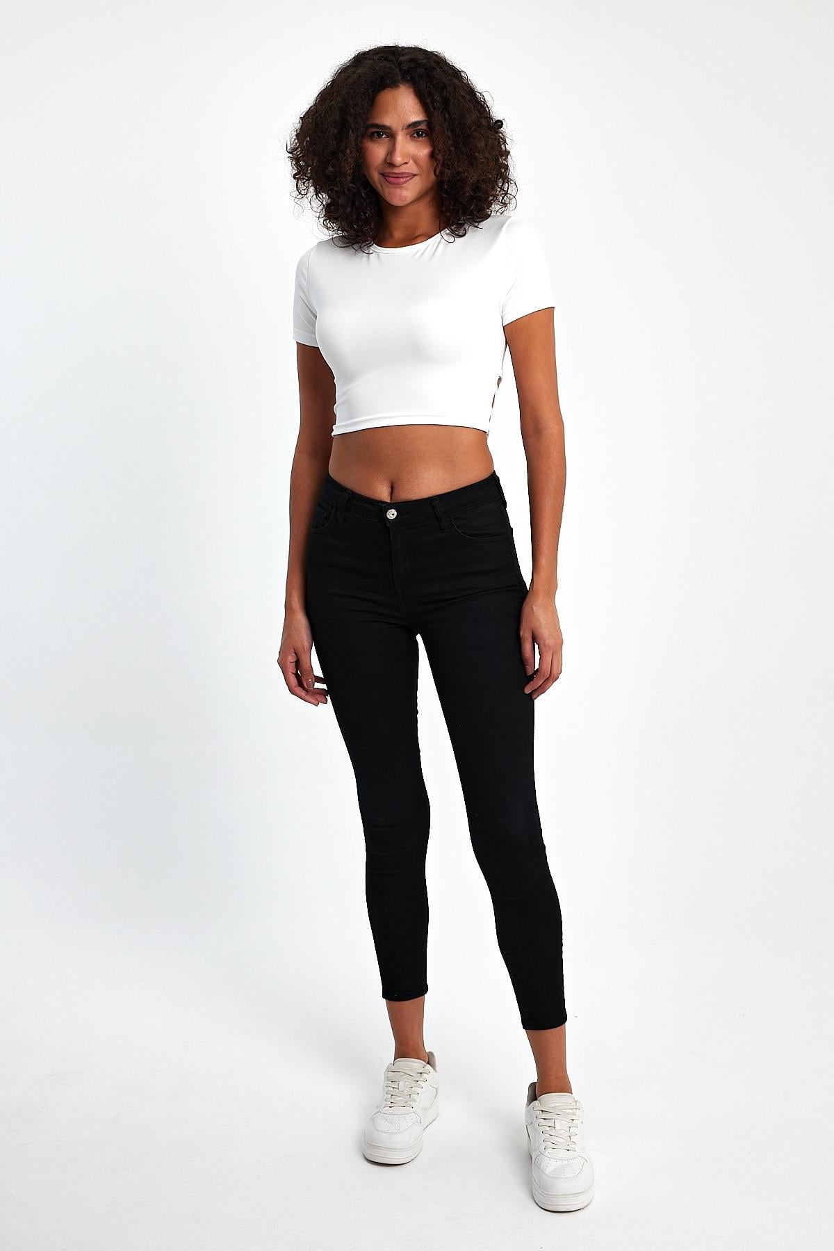 Arka Detaylı Halka Tasarımlı Crop Top Kadın BluzİHRAÇ PAZARIBluz-Crop